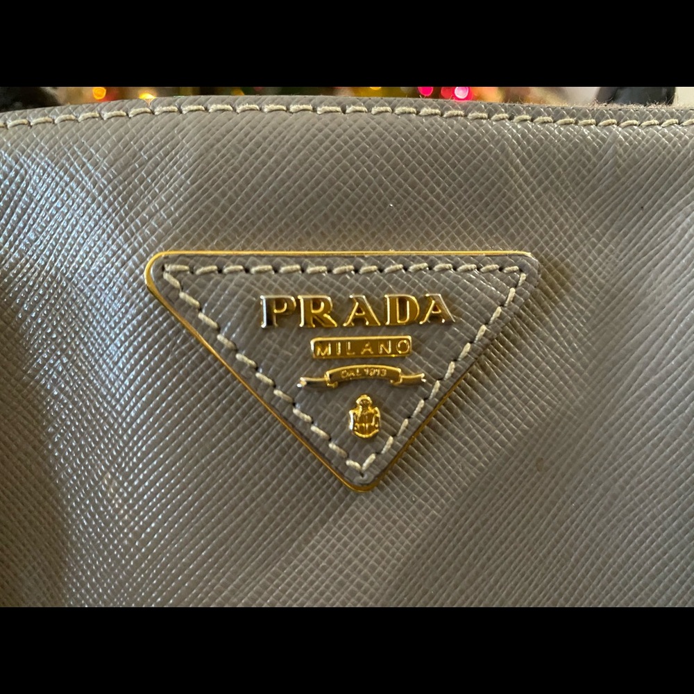 Sold ⚡️⚡️Authentic Prada Saffiano Lux Tote Bag - Picture 3 of 16